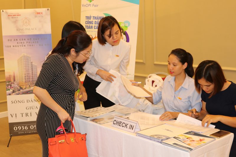 Họp báo triển lãm đầu tư BĐS - đầu tư VnOPI Fair 2018 được tổ chức tại Hội trường VIREX, 33A Bà Triệu, Hà Nội