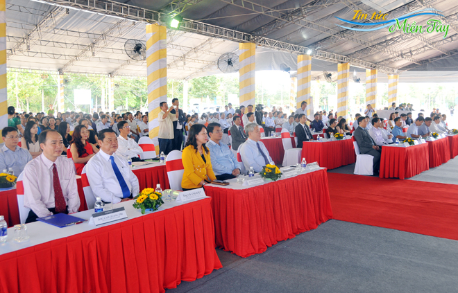 Các đại biểu tham dự lễ công bố dự án Khu đô thị Golden City An Giang