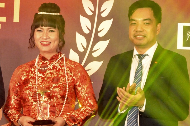 Read more about the article TGĐ VIREX được tuyên dương Doanh nhân Sao Vàng xuất sắc 2018