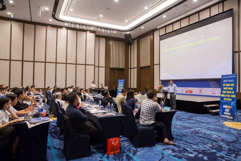 Hội thảo “Bất động sản miền Trung – Thực trạng và hướng phát triển bền vững” diễn ra tại khách sạn Four Points by Sheraton Đà Nẵng.